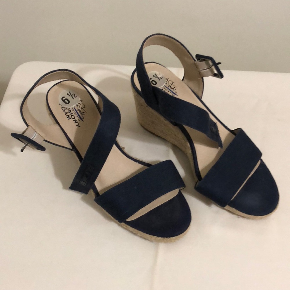 Life Stride Velocity Sandals with memory foam. Size 6.5
